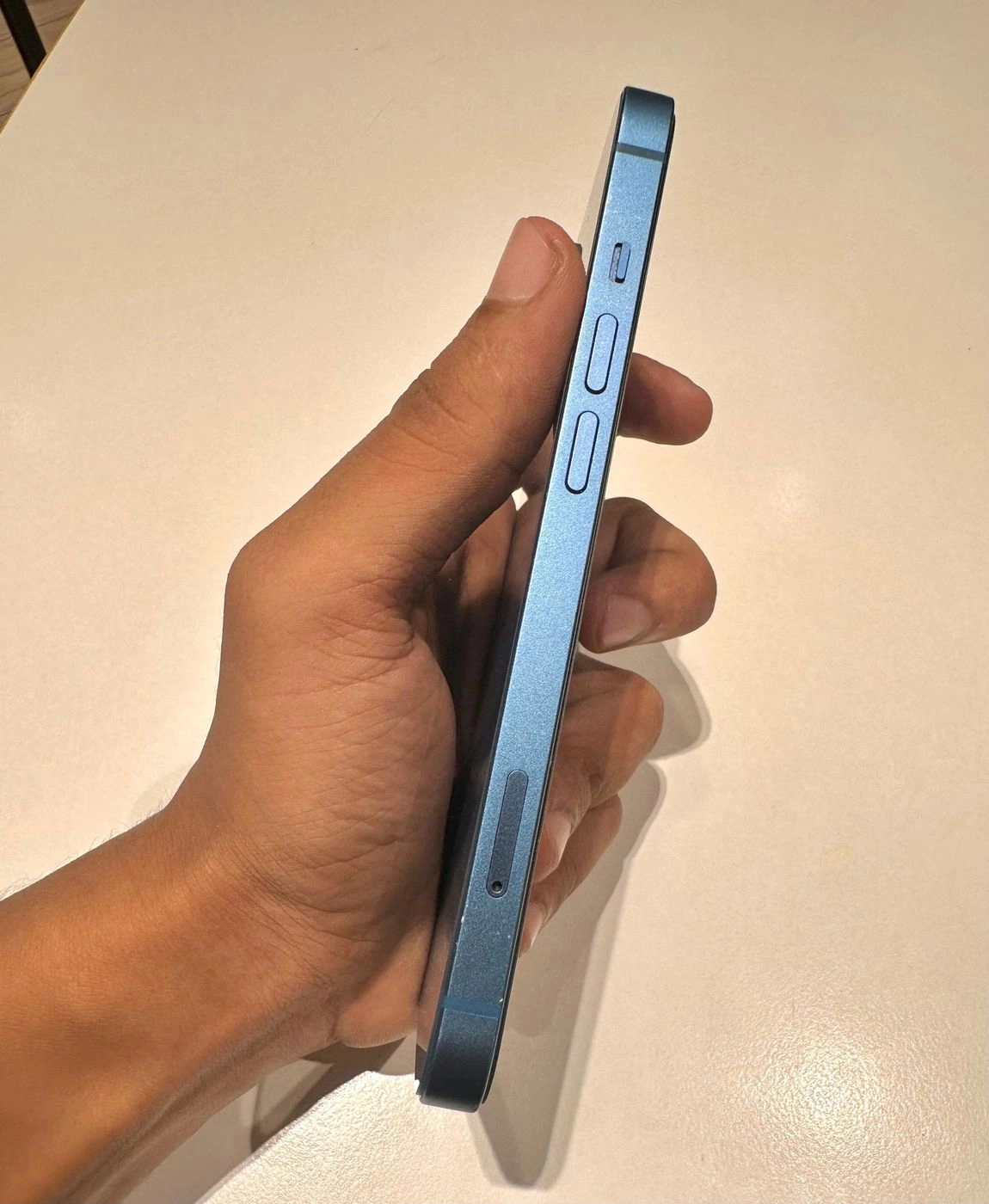 iPhone 13 (128gb) Blue 4