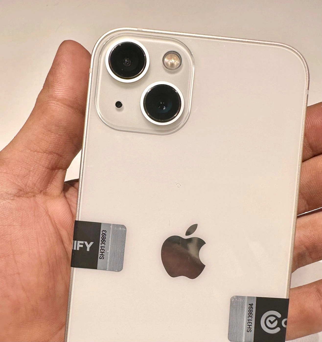 iPhone 13 (128GB) Starlight White⁠ 2