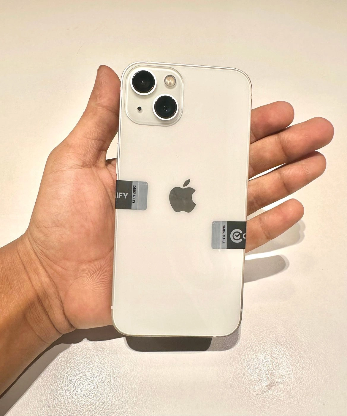 iPhone 13 (128GB) Starlight White⁠ 3