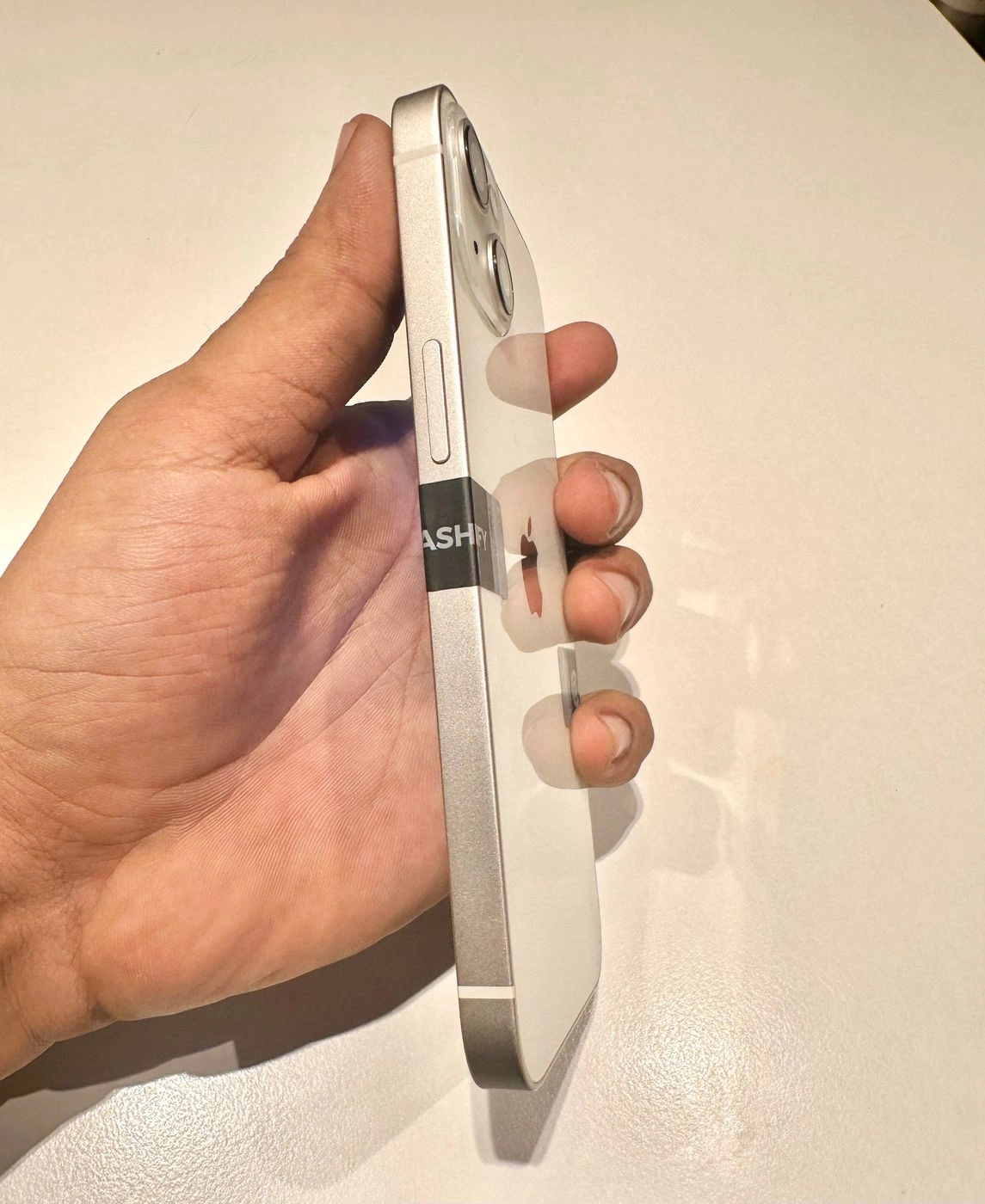 iPhone 13 (128GB) Starlight White⁠ 4