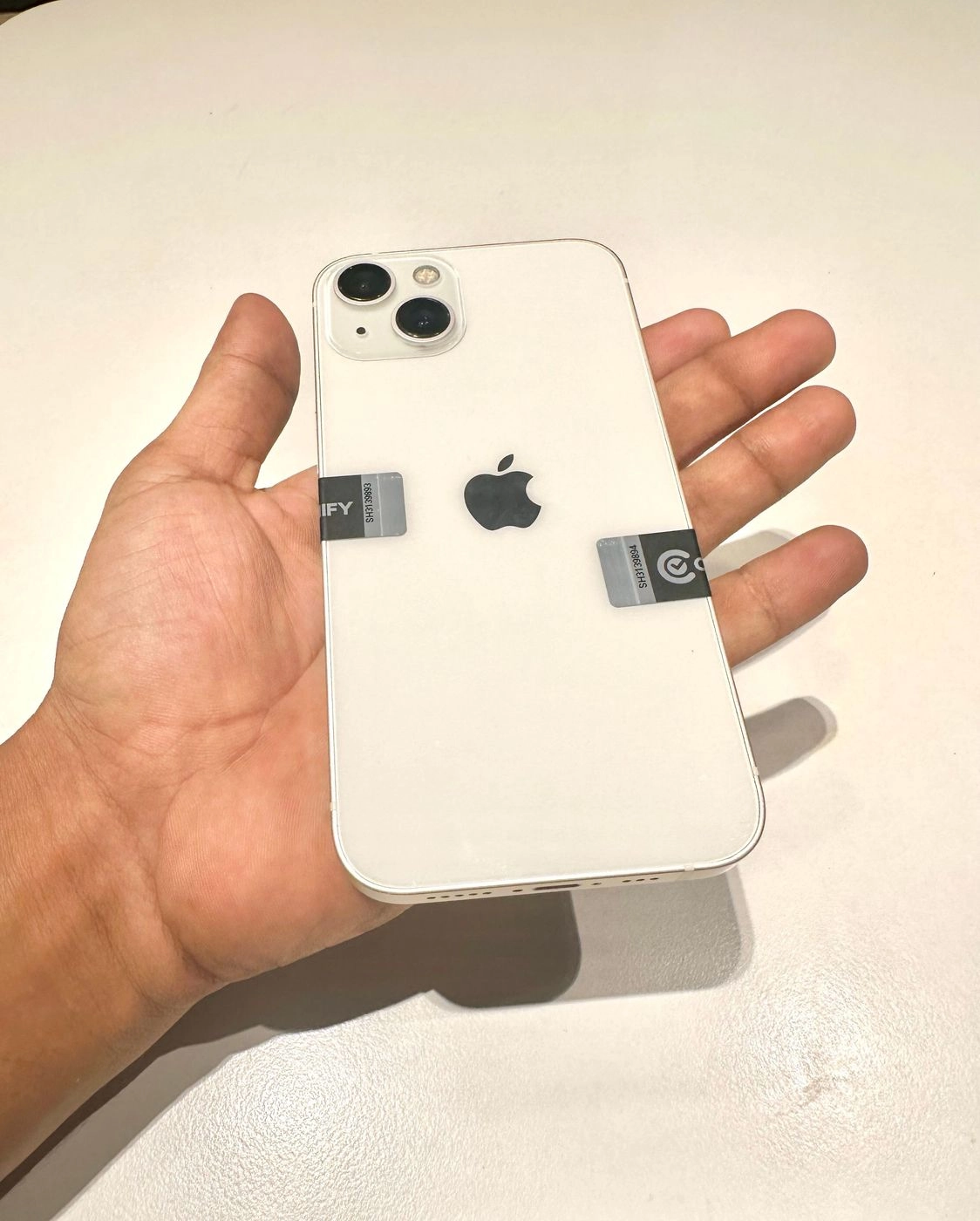 iPhone 13 (128GB) Starlight White⁠ 6