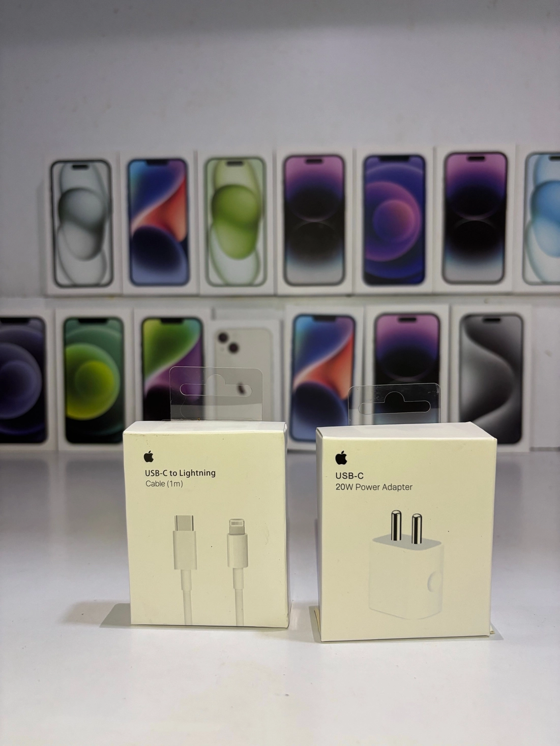 Apple 20W Fast Charger + Type-C to Lightning Cable Combo 2