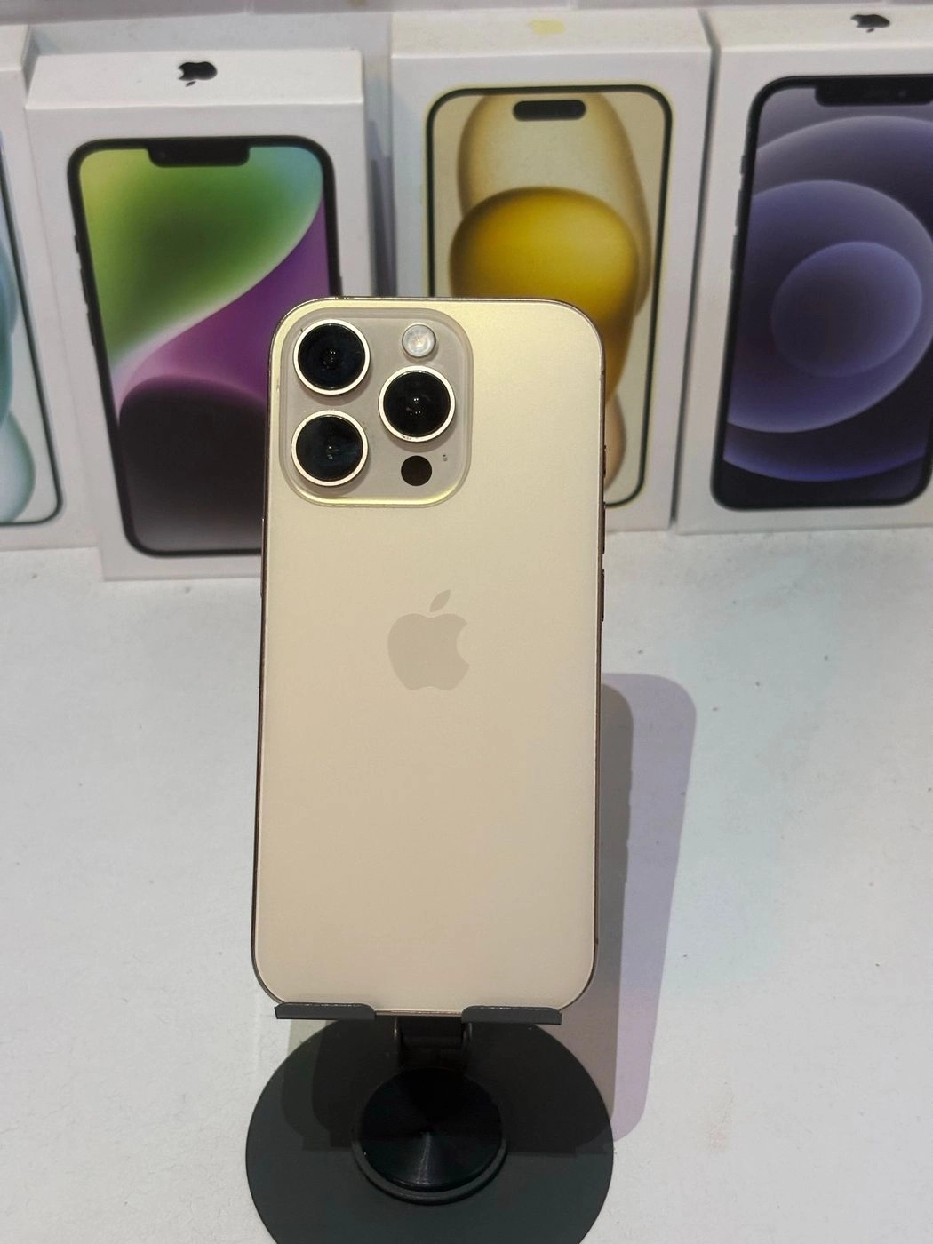 iPhone 16 pro (256gb)- Desert titanium