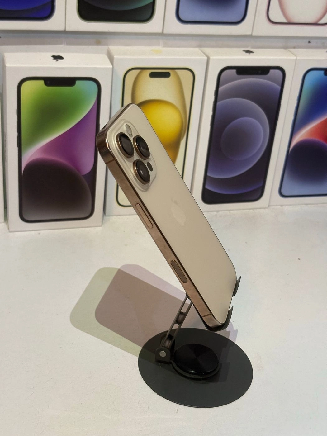 iPhone 16 pro (256gb)- Desert titanium 5