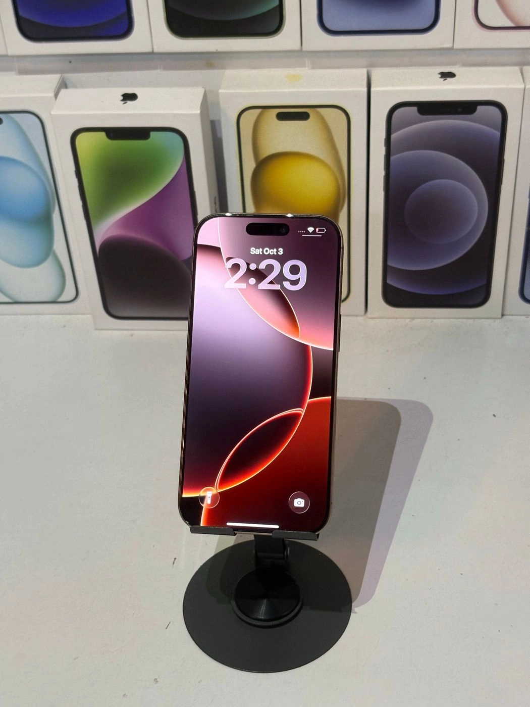 iPhone 16 pro (256gb)- Desert titanium 8