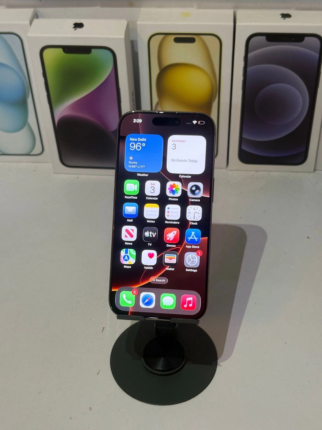 iPhone 16 pro (256gb)- Desert titanium 9