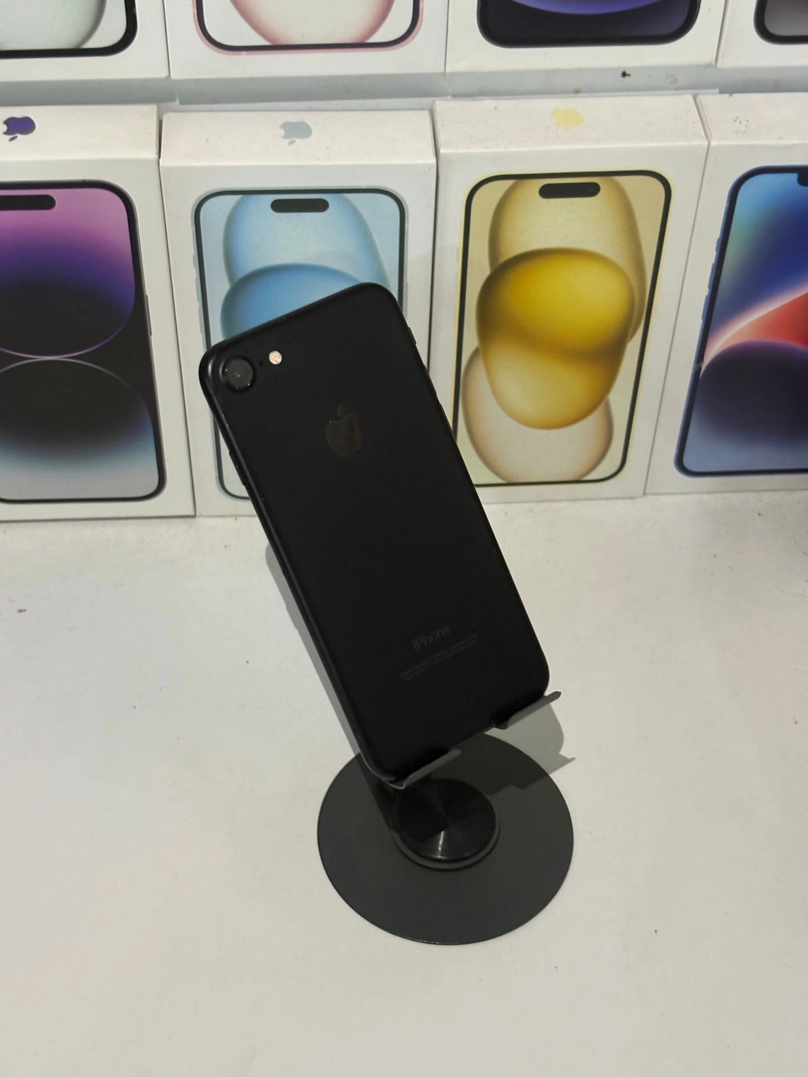 iPhone 7 (128gb)-Black 3