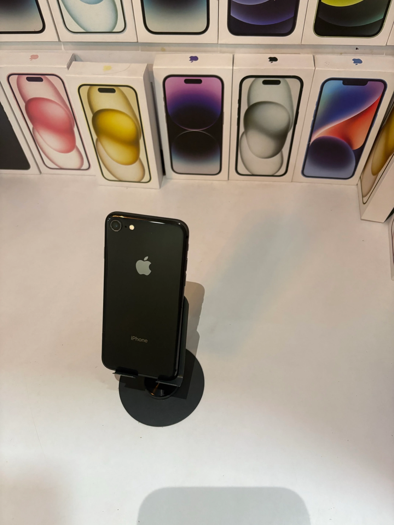 iPhone 8 (64gb)-Black 2