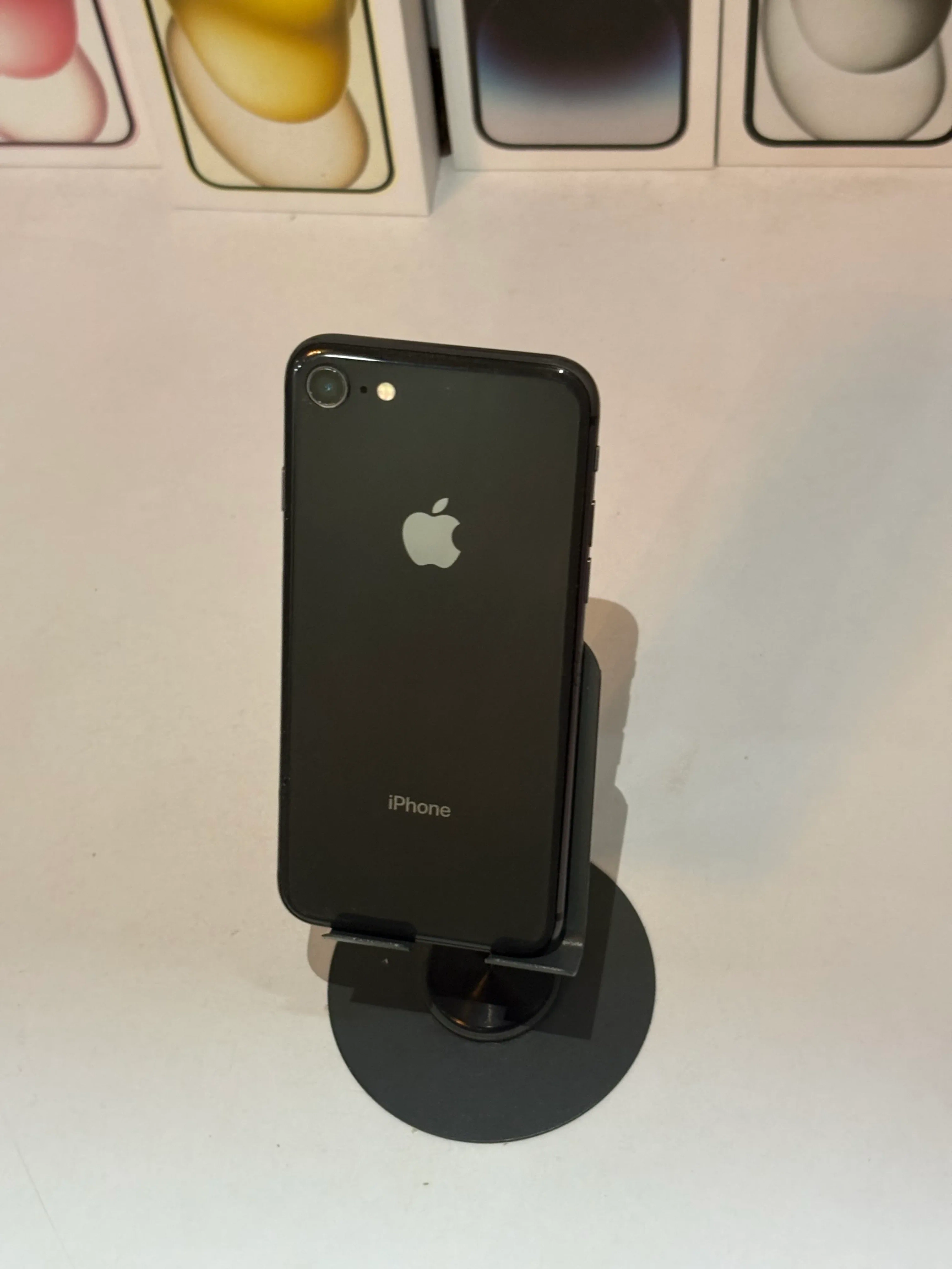 iPhone 8 (64gb)-Black 3