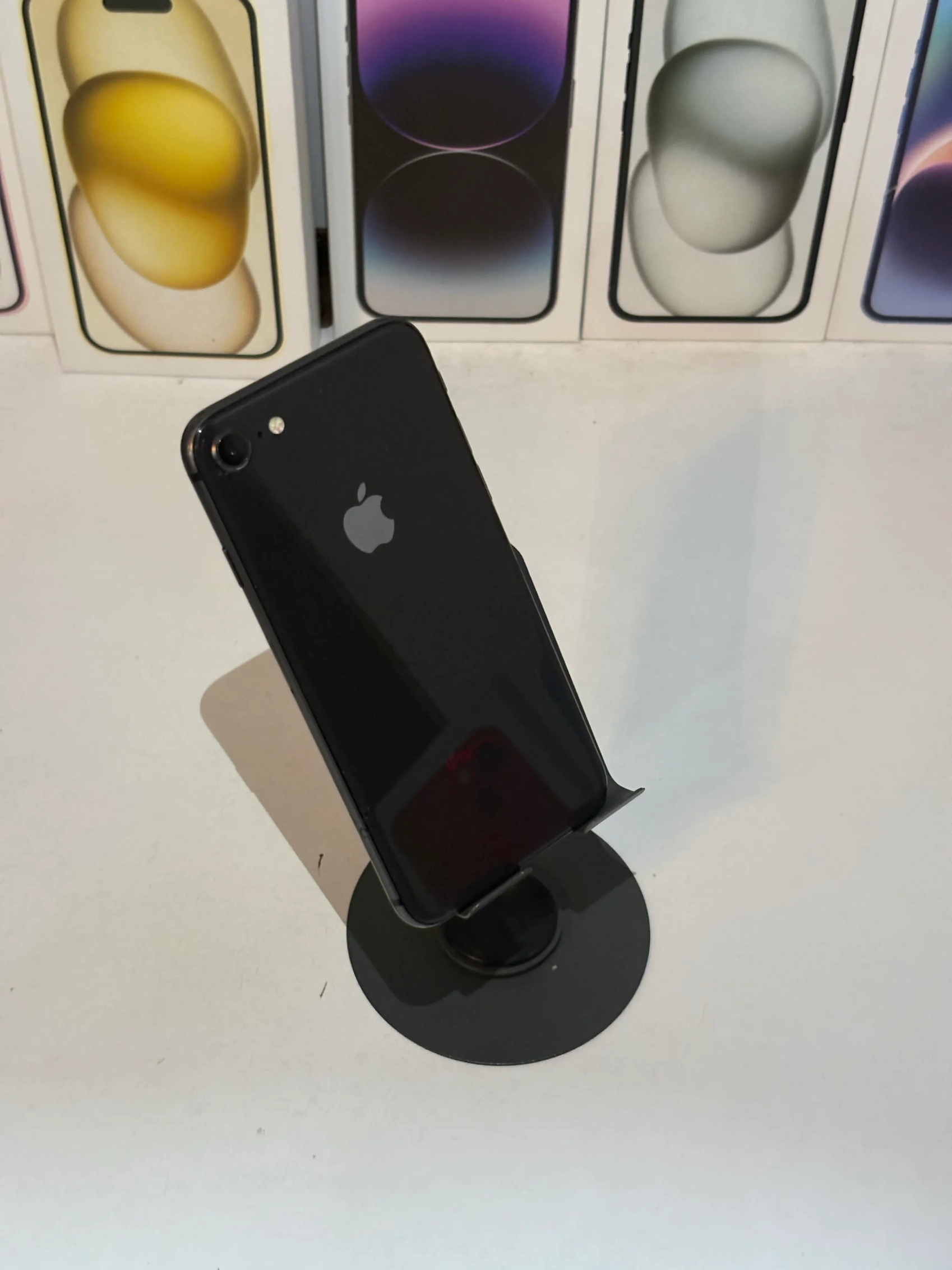 iPhone 8 (64gb)-Black 4