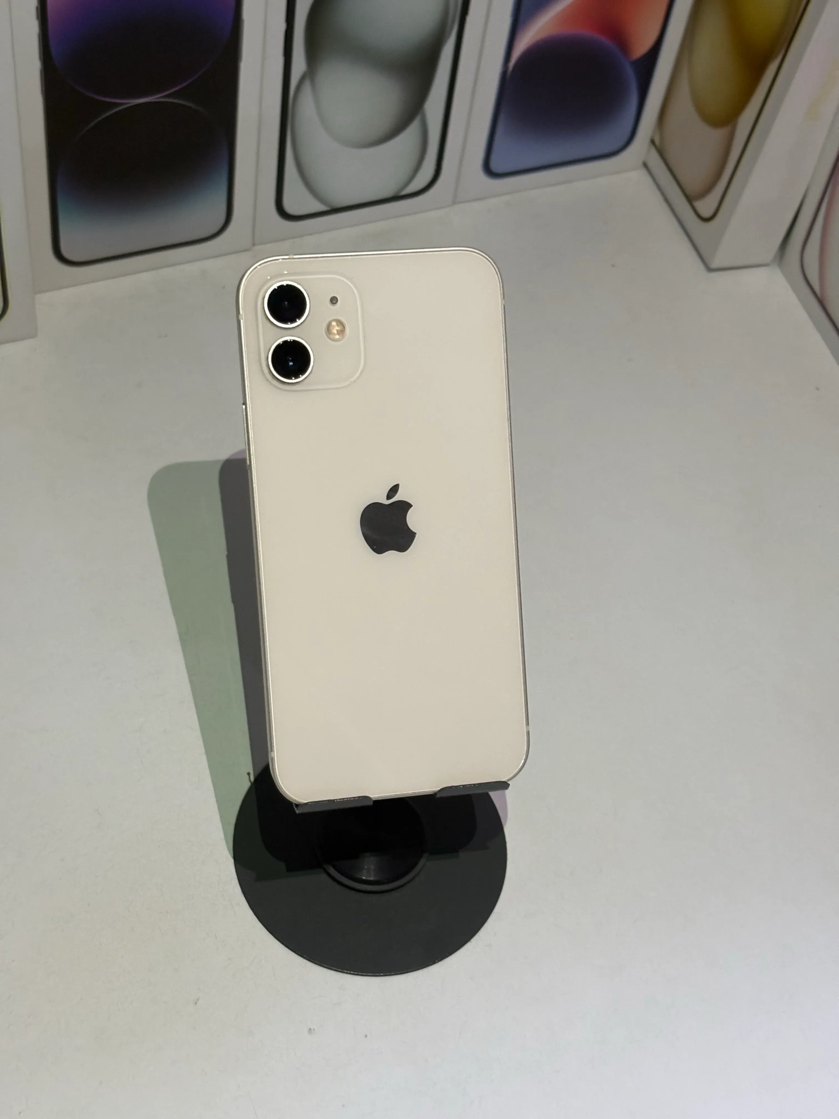 iPhone 12(64gb)-white 1