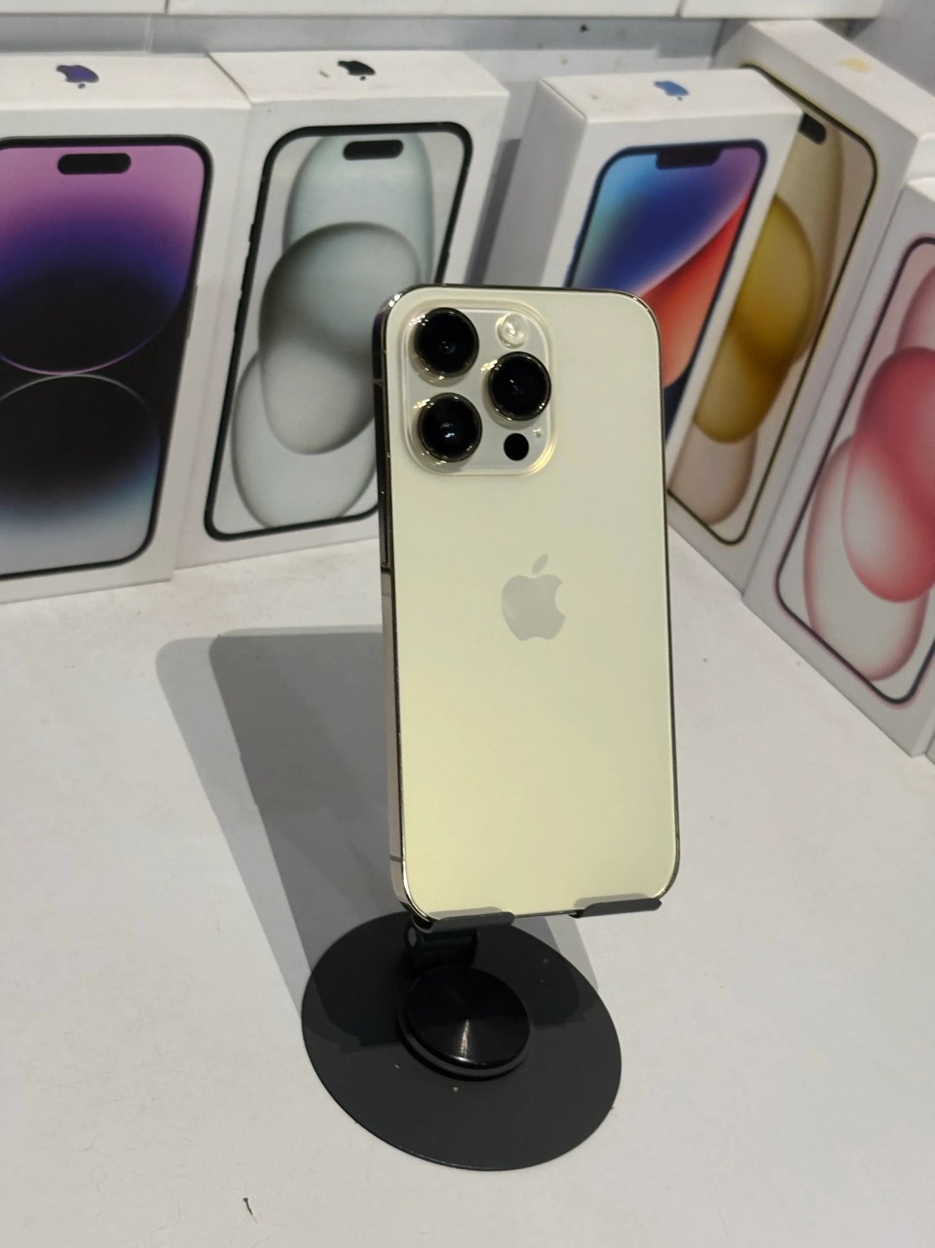 iPhone 14 Pro(256gb)-Gold 3