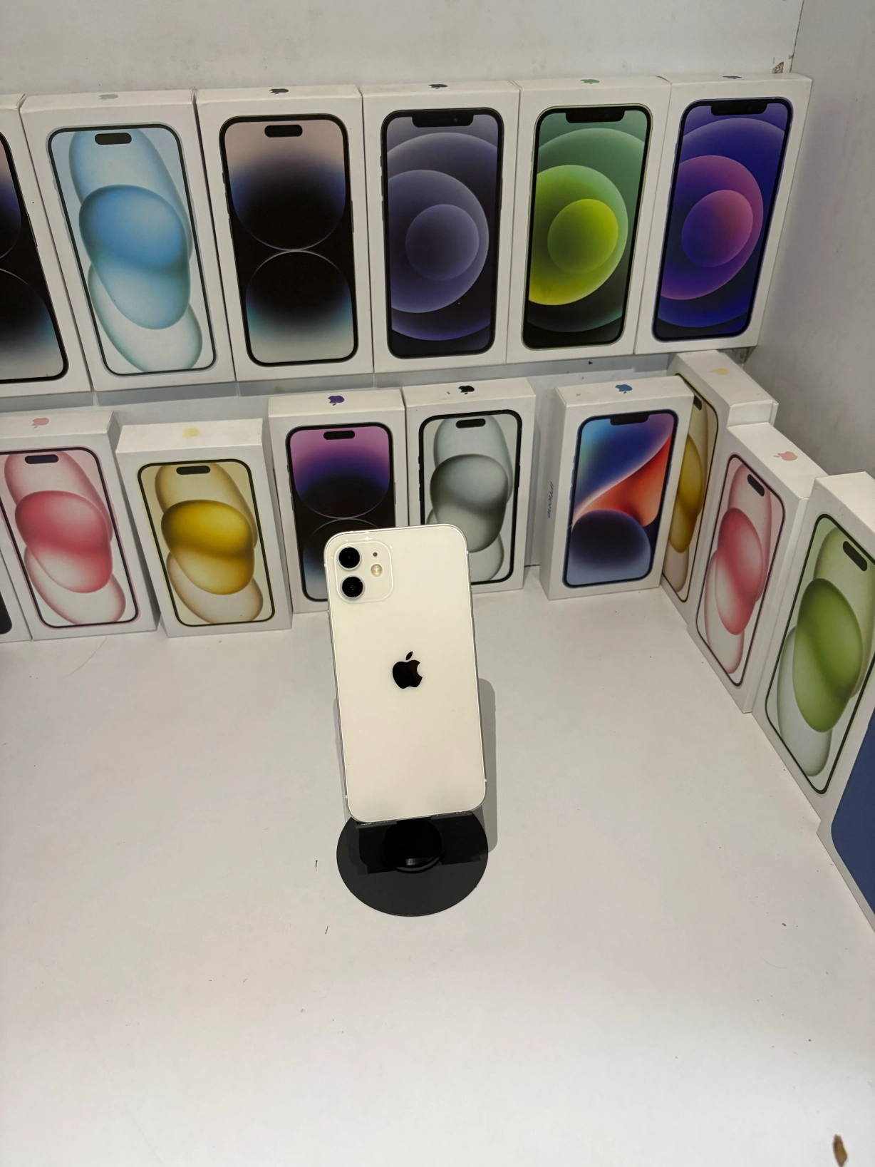 iPhone 12 (128gb)- white 1