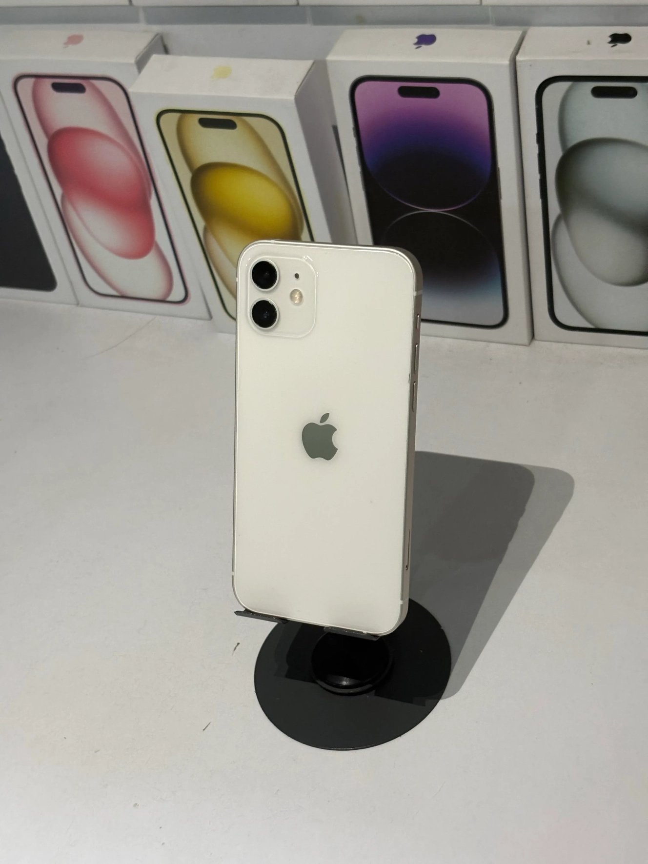 iPhone 12 (128gb)- white 4
