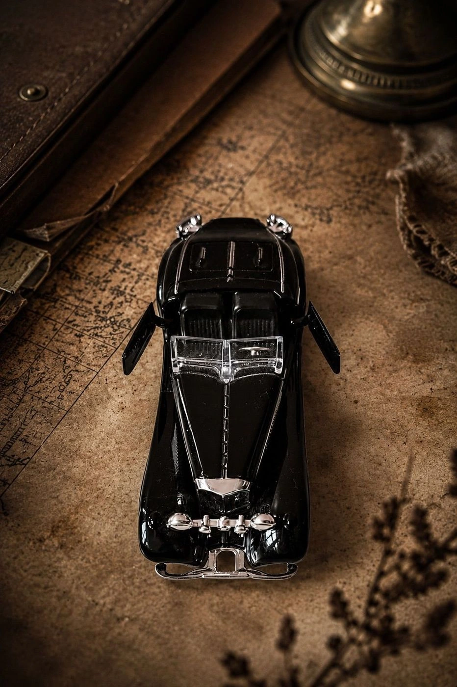 Vintage Black Classic Car Miniature – Retro Metal Collectible Model 1