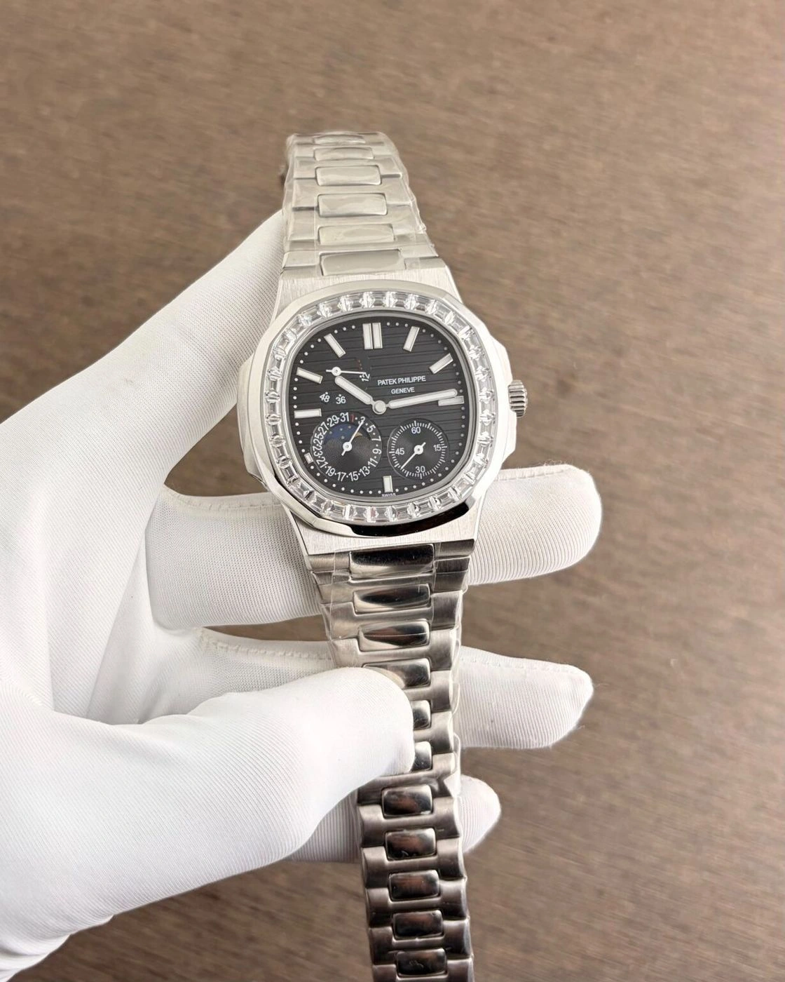 Patek Philippe Nautilus Silver Diamond Edition 2