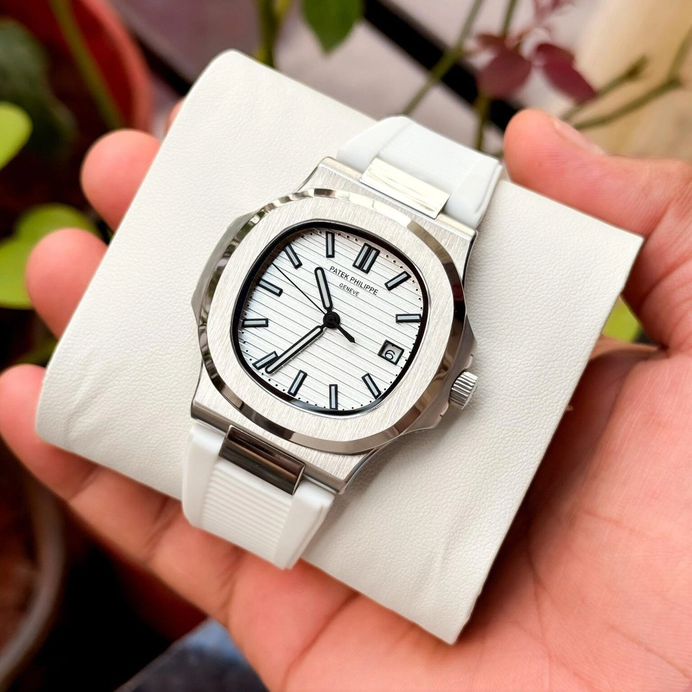 Patek Philippe Nautilus White Automatic 2