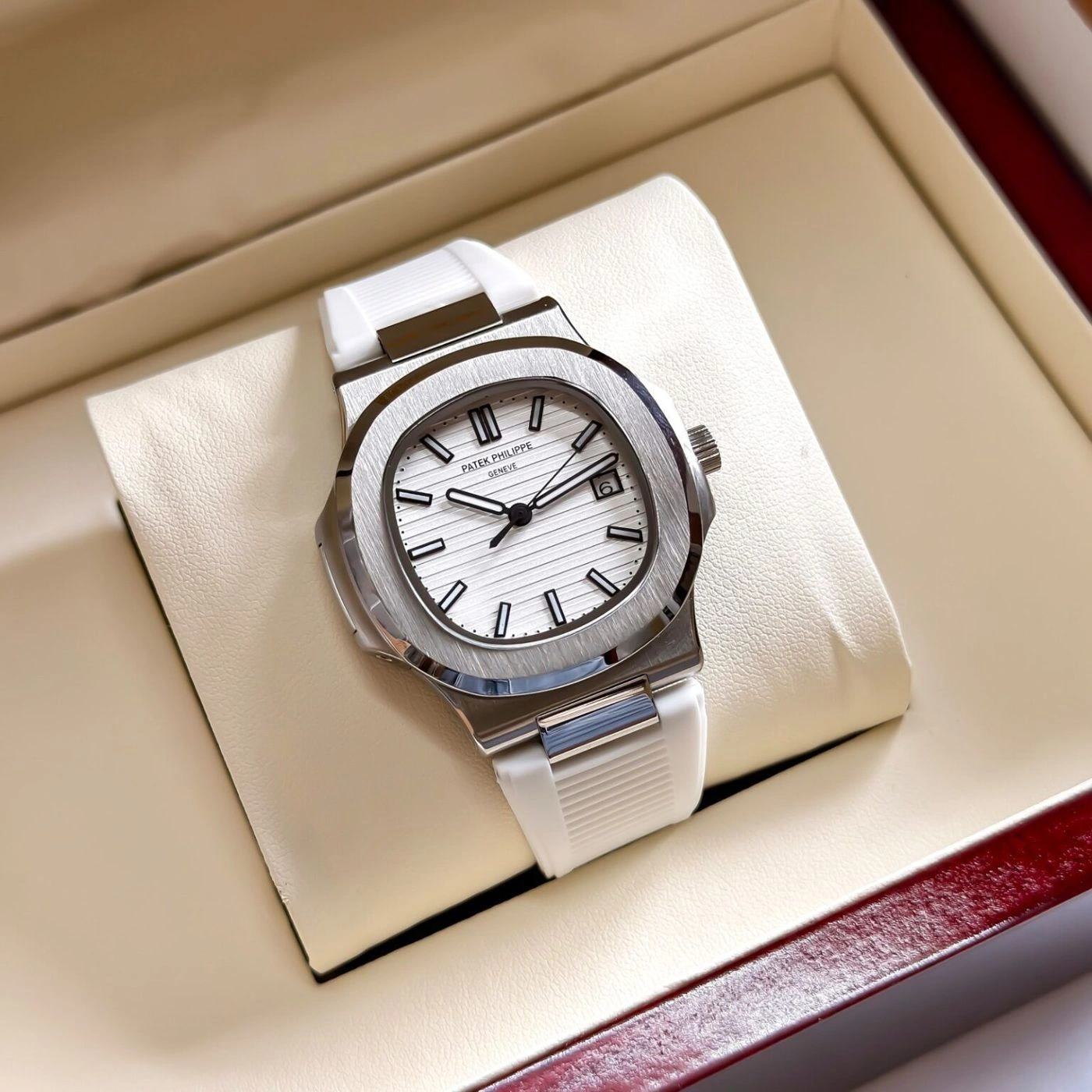 Patek Philippe Nautilus White Automatic 3