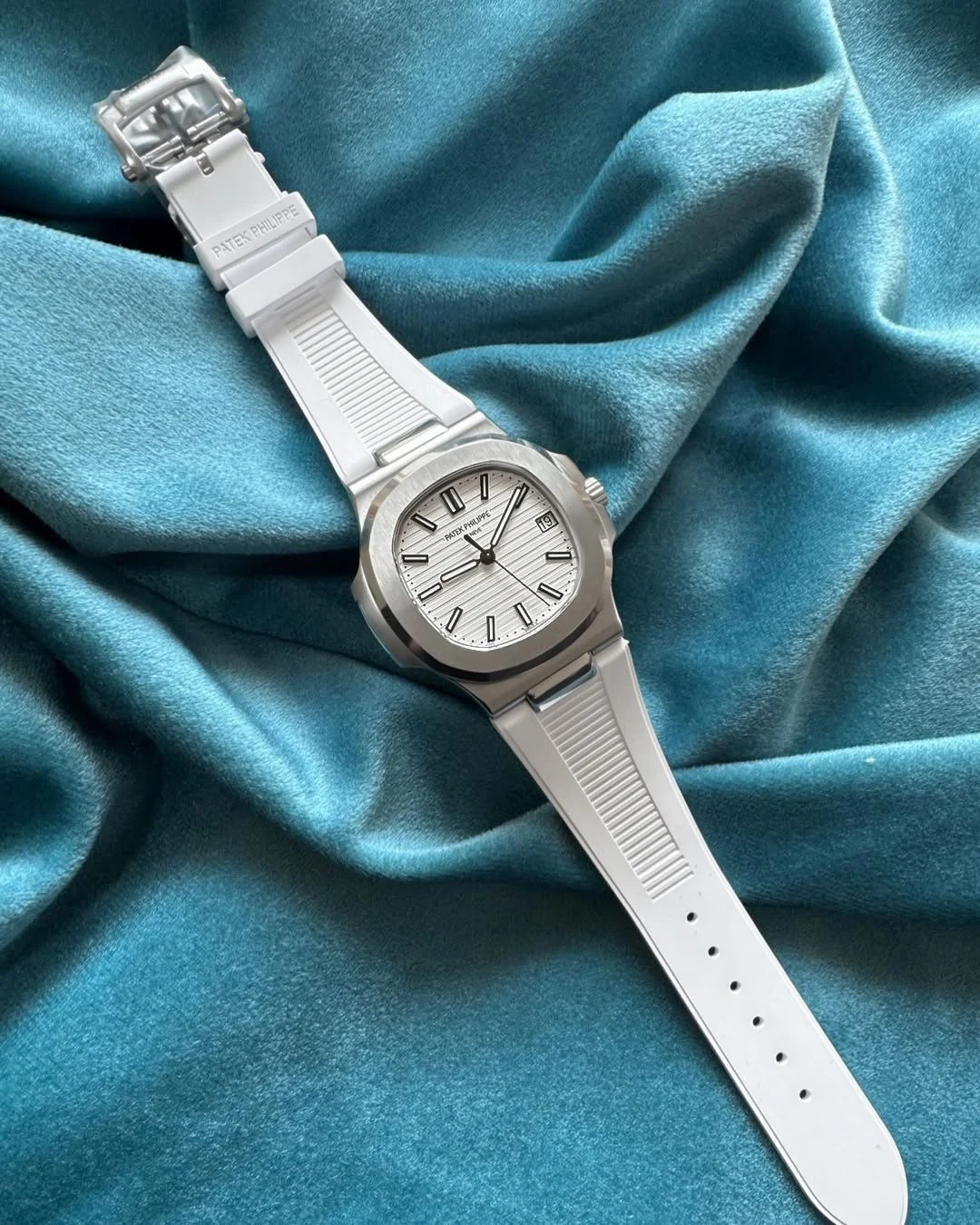 Patek Philippe Nautilus White Automatic 4