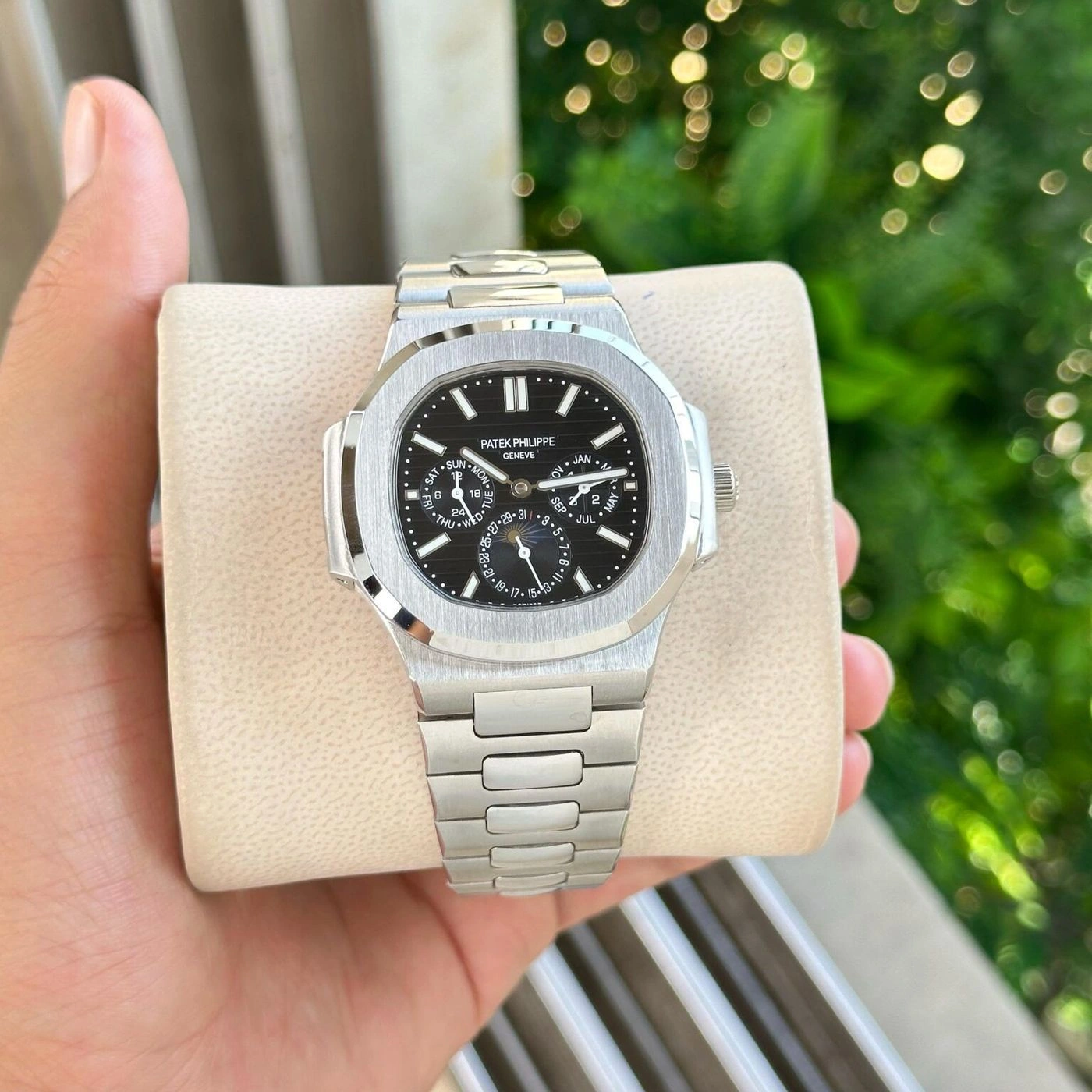 Patek Philippe Nautilus Silver Automatic 1