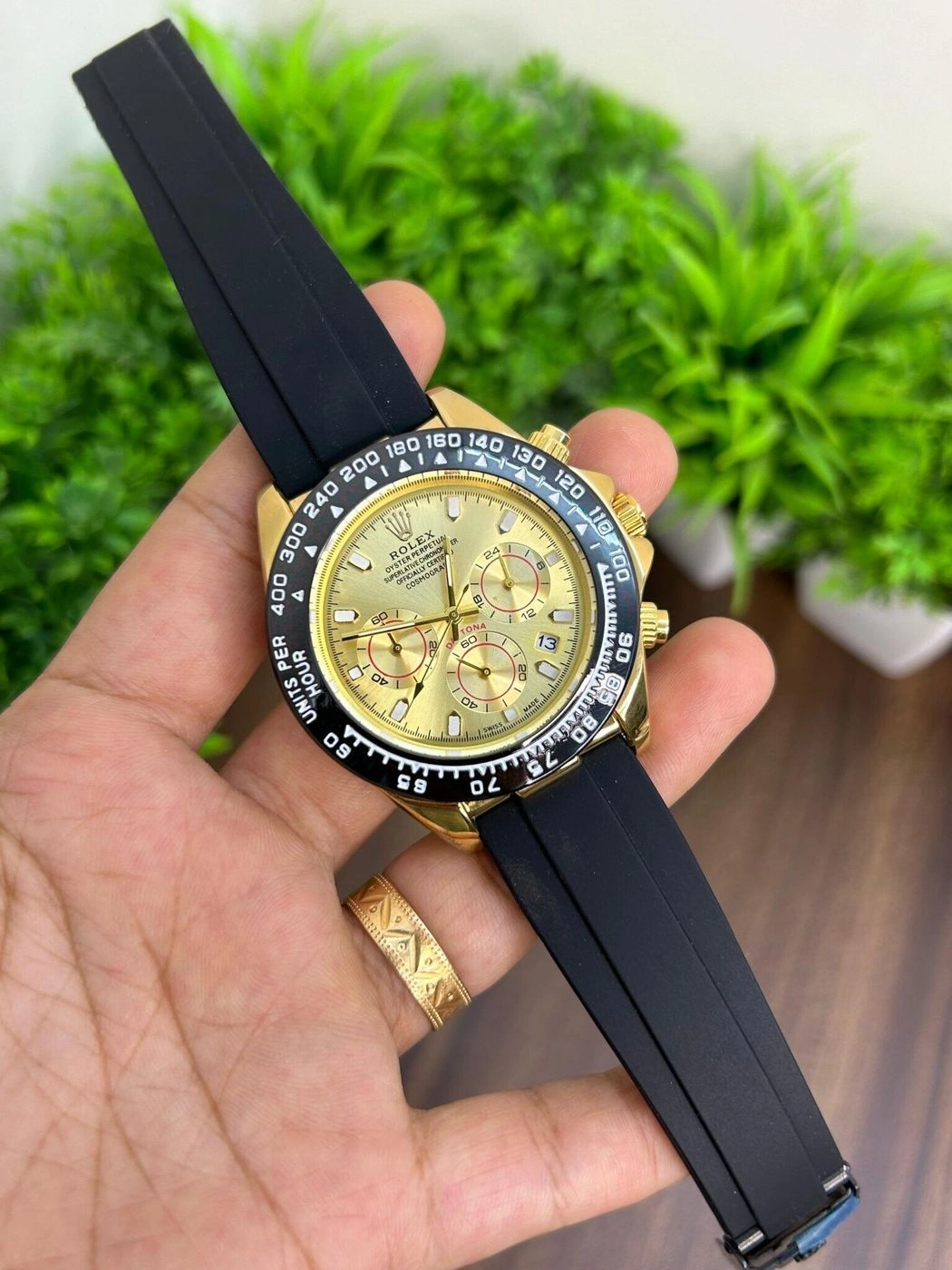 Rolex Daytona Gold & Black Quartz Chronograph 3