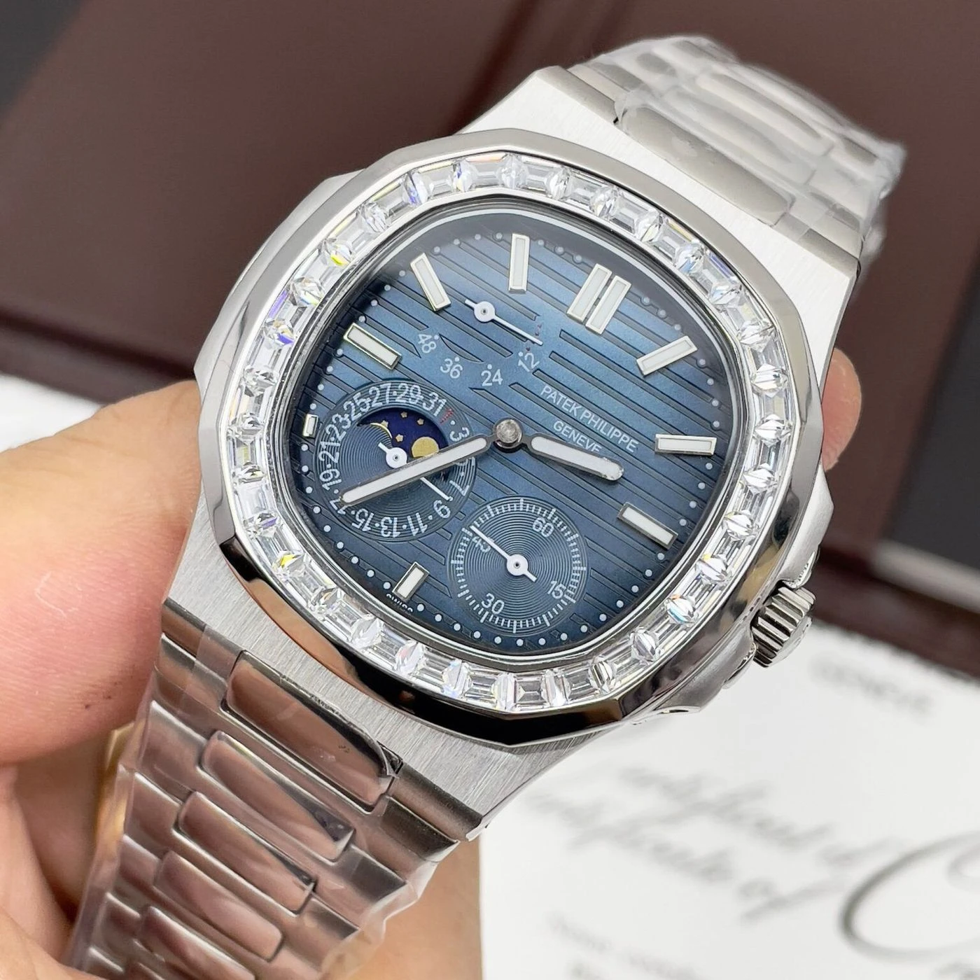 Patek Philippe Nautilus Diamond Edition Automatic 2