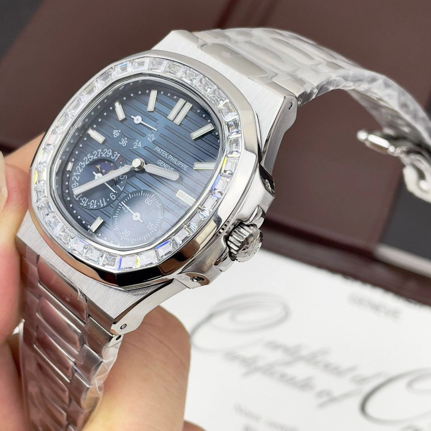 Patek Philippe Nautilus Diamond Edition Automatic 3