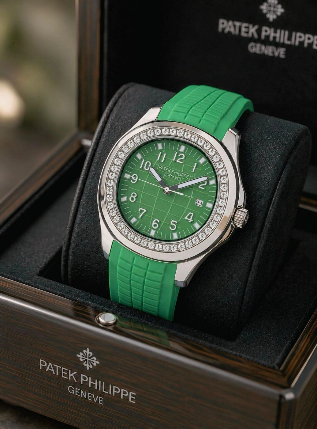 Patek Philippe Aquanaut Travel Time Green Edition 1