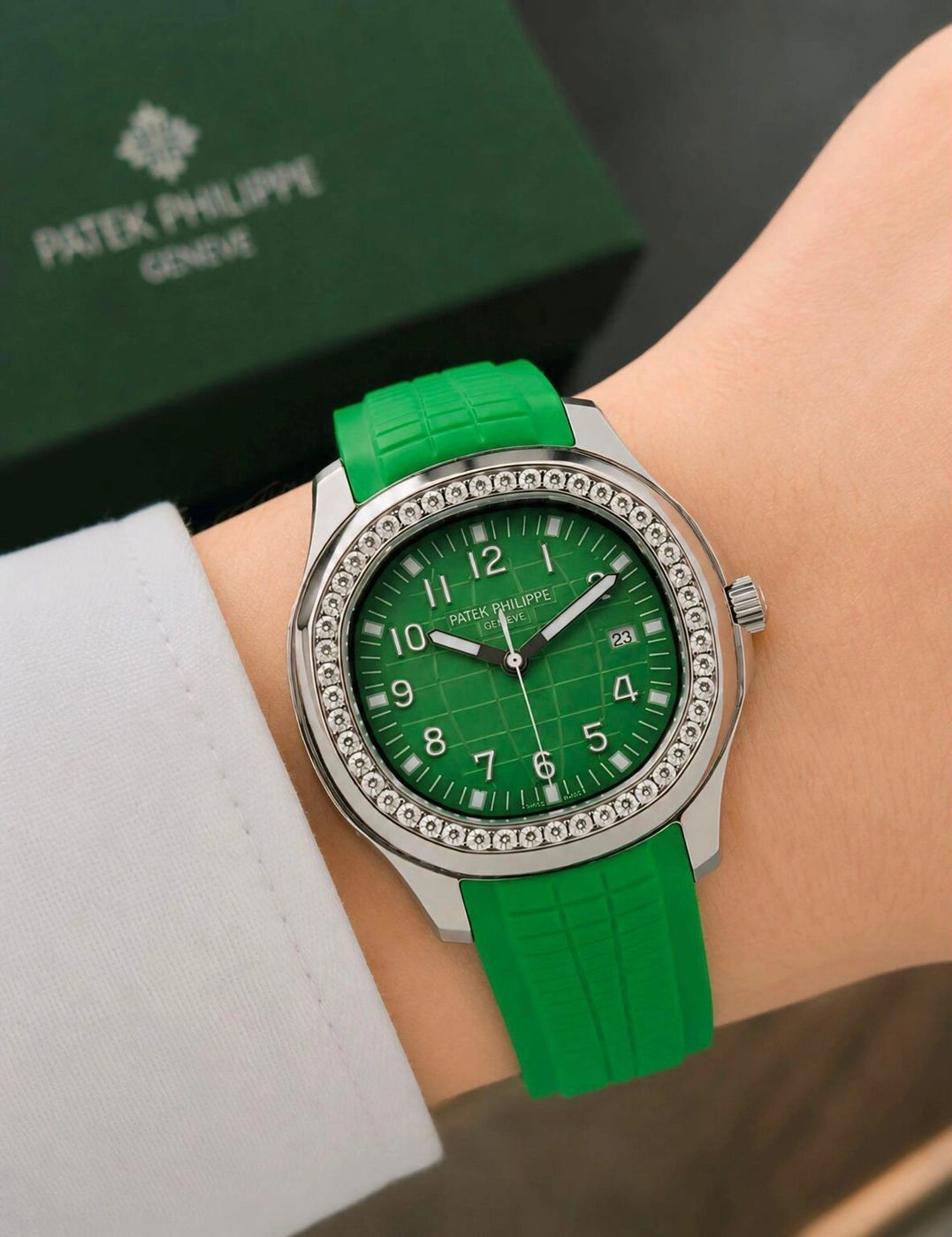 Patek Philippe Aquanaut Travel Time Green Edition 2