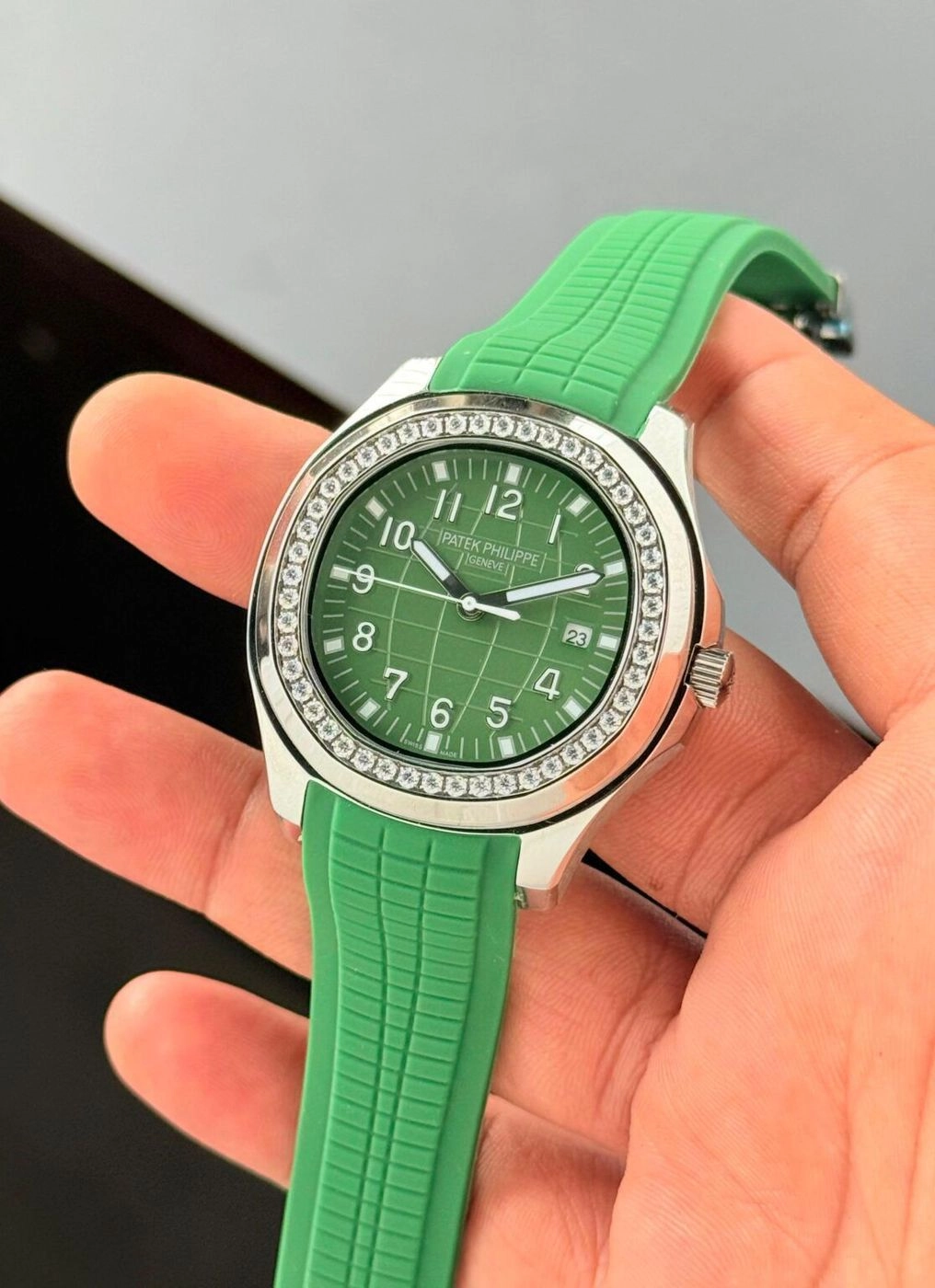 Patek Philippe Aquanaut Travel Time Green Edition 6
