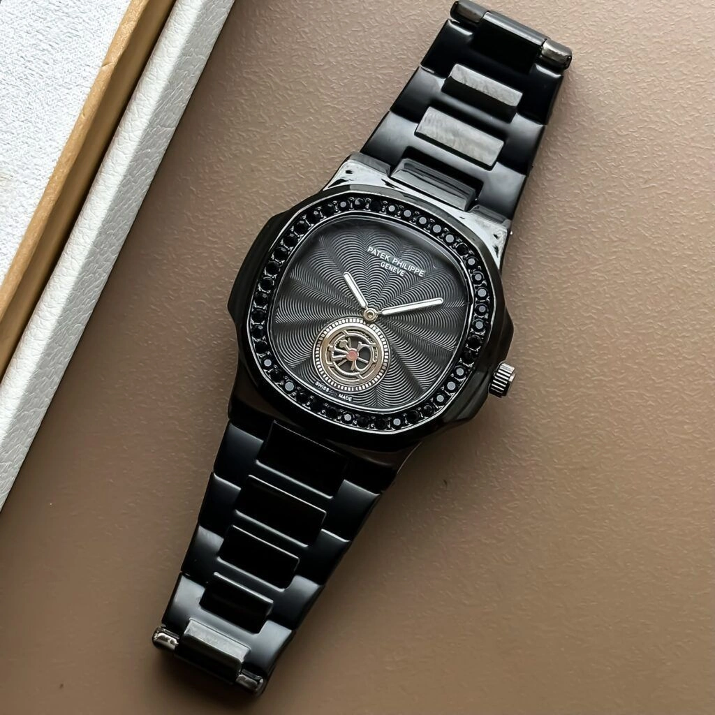 Patek Philippe Nautilus Quartz 4