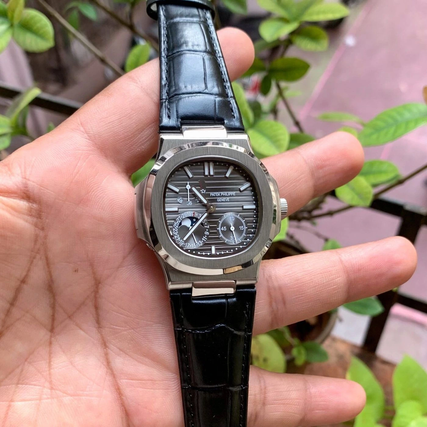 Patek Philippe Nautilus 5712G-001 1