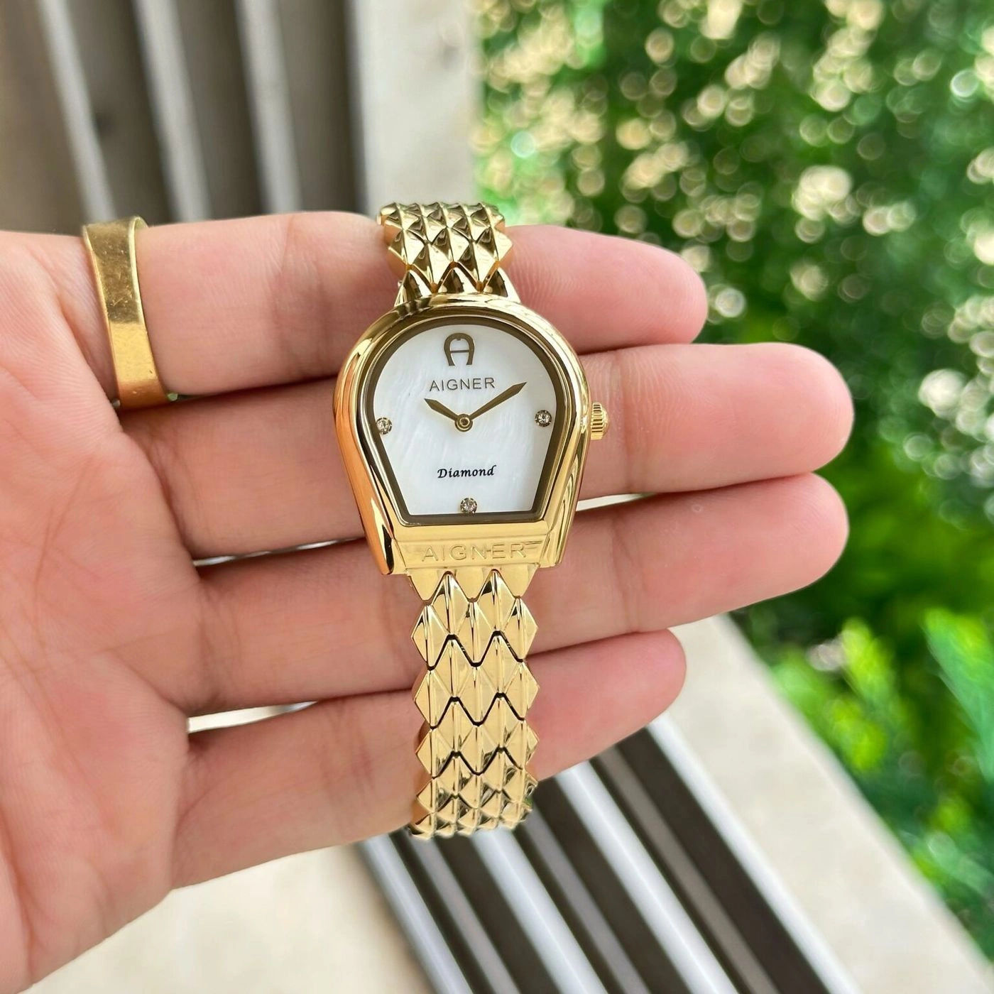 Aigner Bitonto Gold Tone White Dial 4