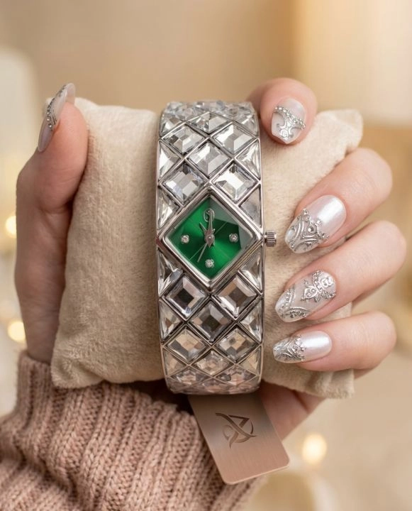 Swarrovsk_i Curiosa Bangle Silver To Green