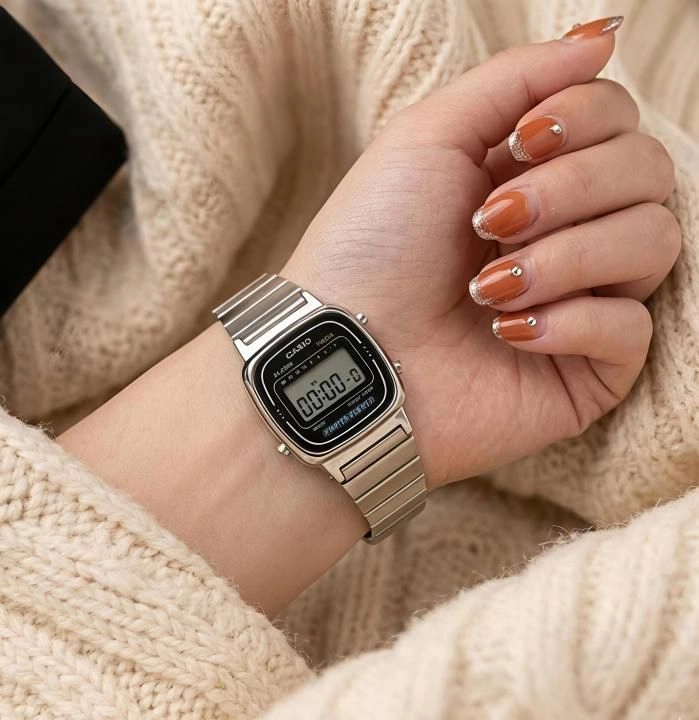 Casio Womens Vintage LA670 Silver Black 1