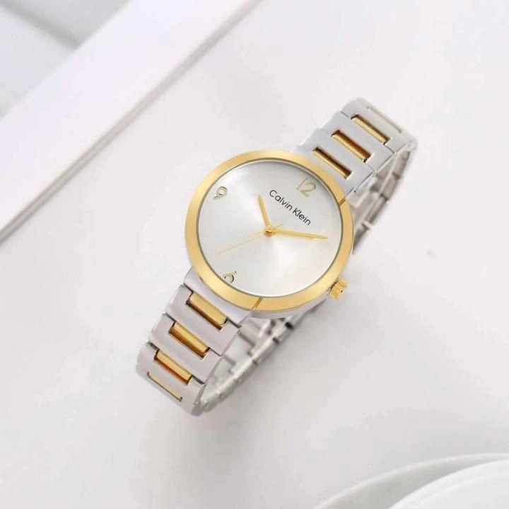 Calvin Kleii_n Eccentric 2Ton Gold White