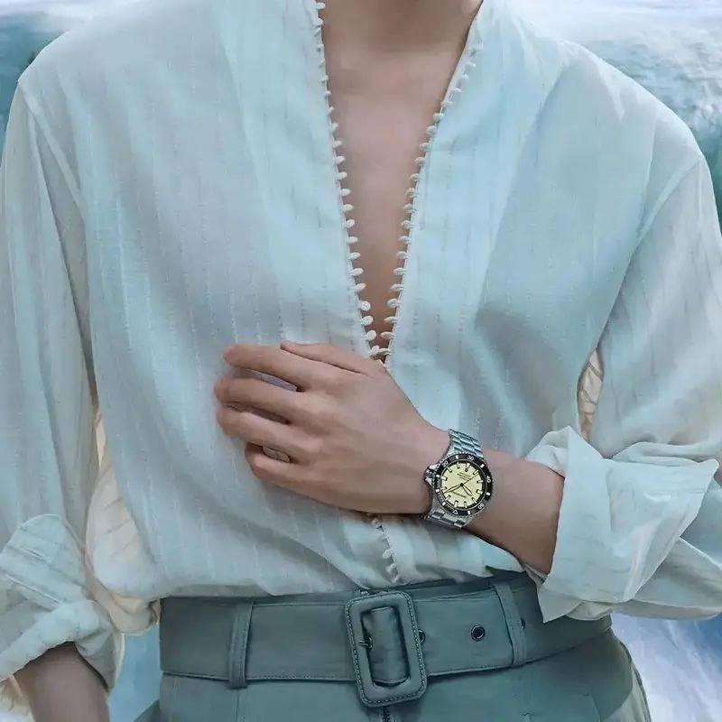 Emporio Armani Sea Explorer AR60083 4