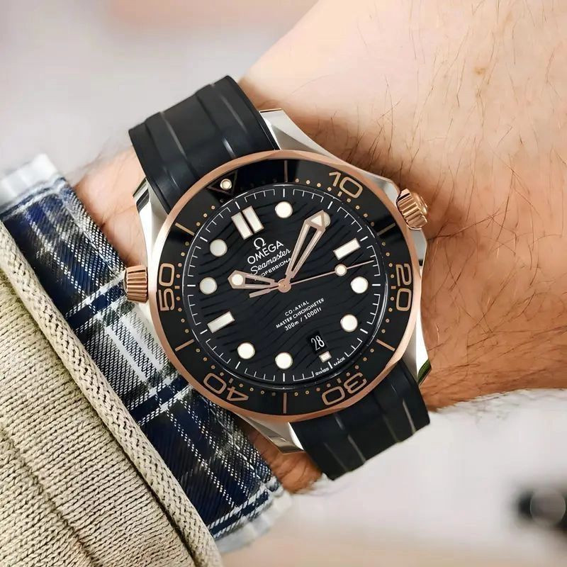 Omega Seamaster Black Diver 300M Automatic 1