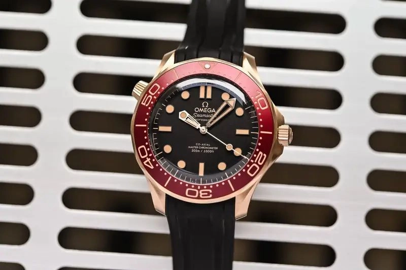 Omega Seamaster Black Red Automatic 1
