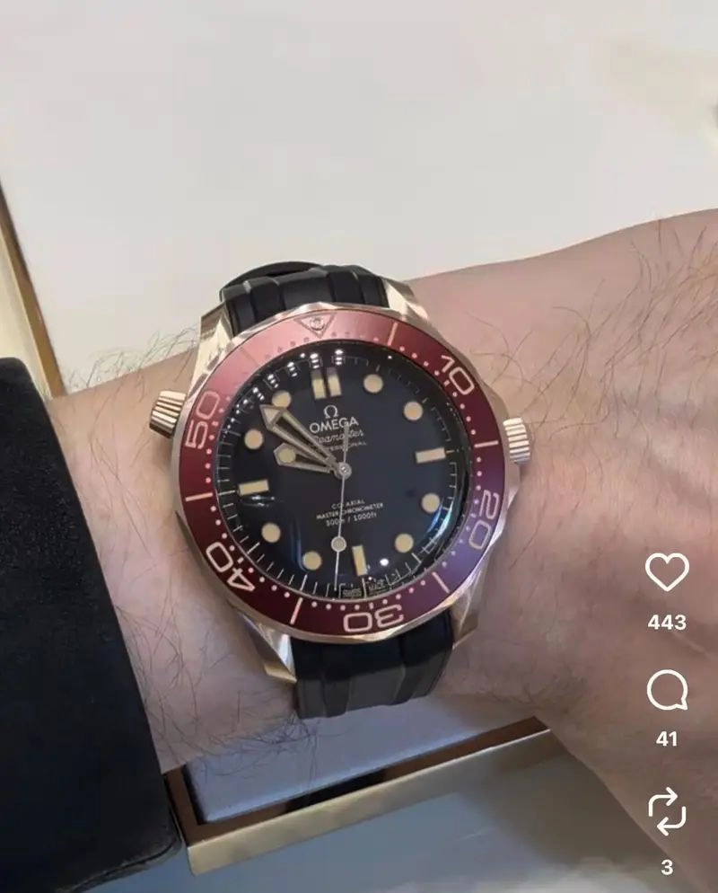 Omega Seamaster Black Red Automatic 3