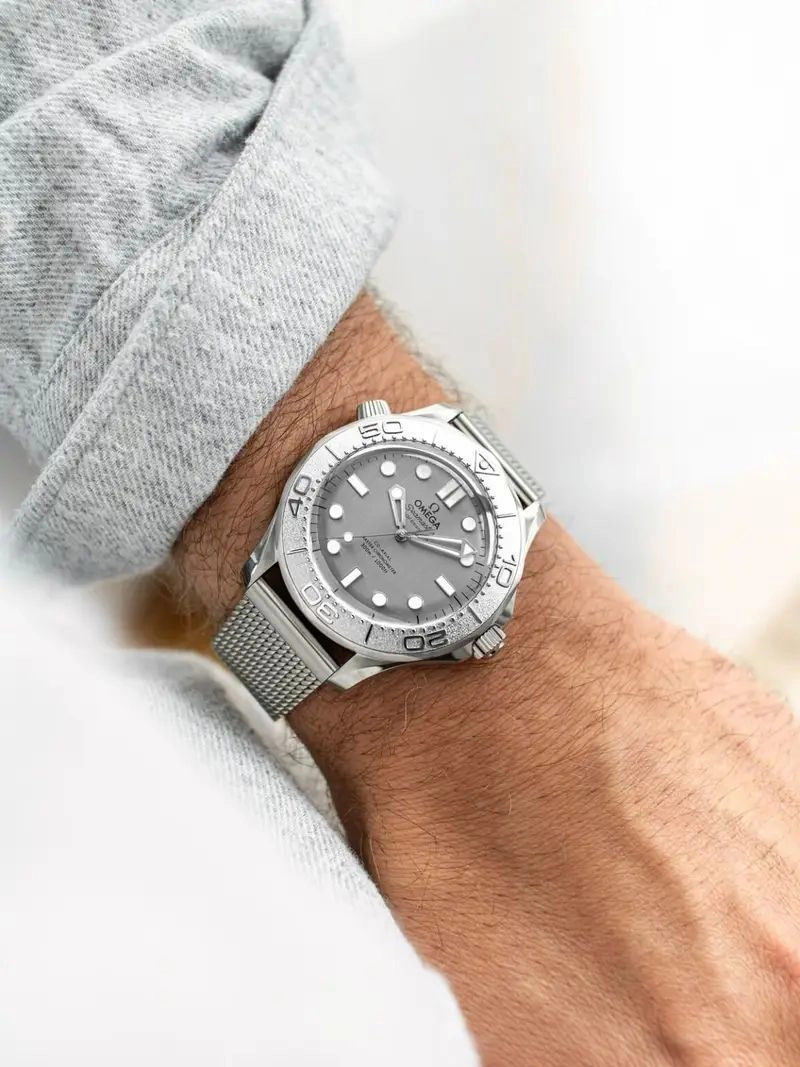 Omega Seamaster Diver 300 Automatic Grey Dial 4