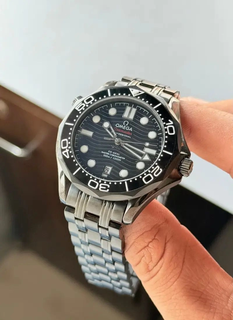 Omega Seamaster Diver 300M Chronometer Automatic 2