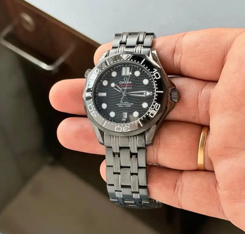 Omega Seamaster Diver 300M Chronometer Automatic 3