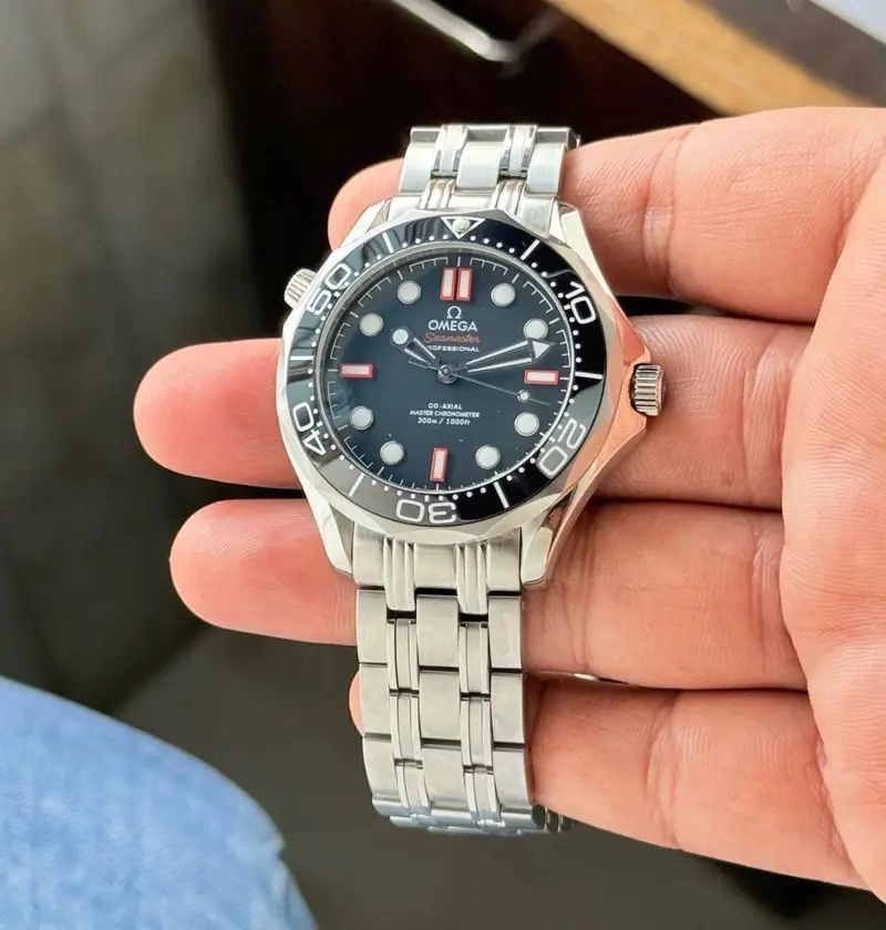 Omega Seamaster Diver Automatic Black Ceramic 1