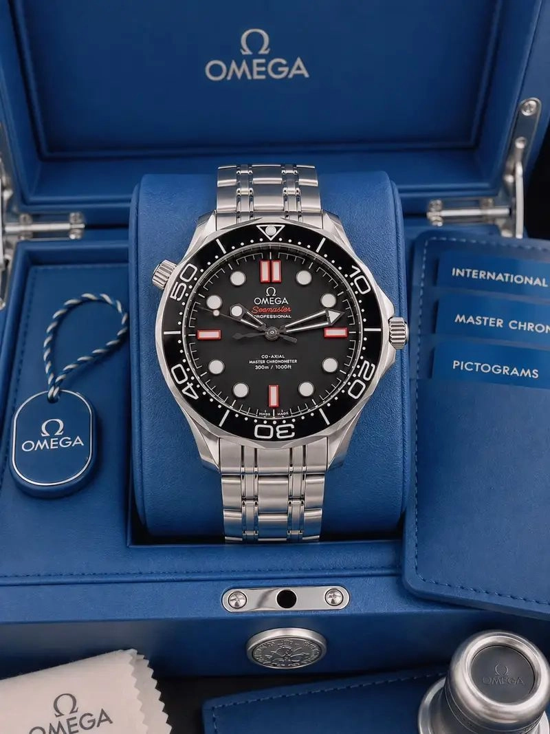 Omega Seamaster Diver Automatic Black Ceramic 2