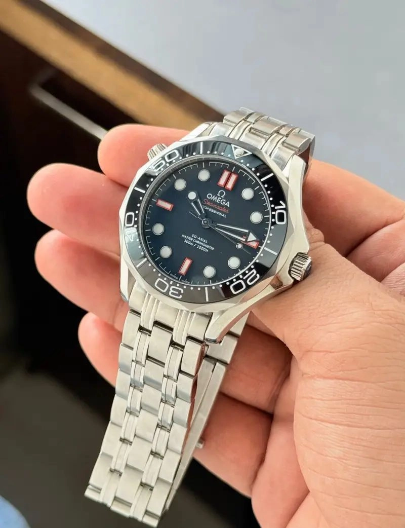 Omega Seamaster Diver Automatic Black Ceramic 5