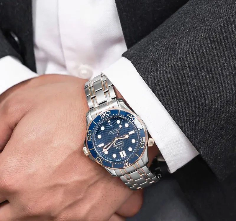 Omega Seamaster Diver Co-Axial Silver Automatic 2
