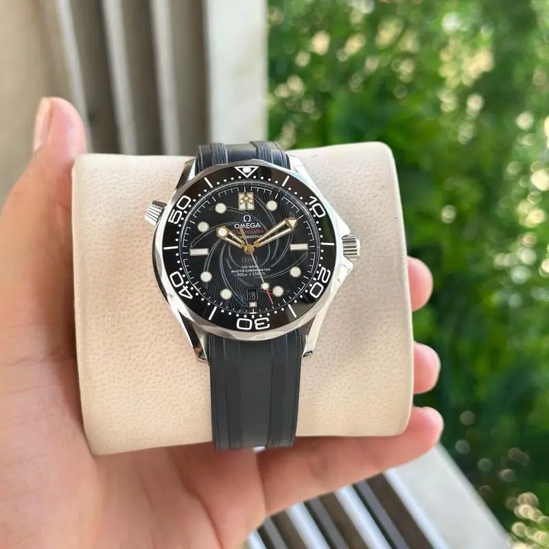 Omega Seamaster Diver James Bond Edition Automatic 1