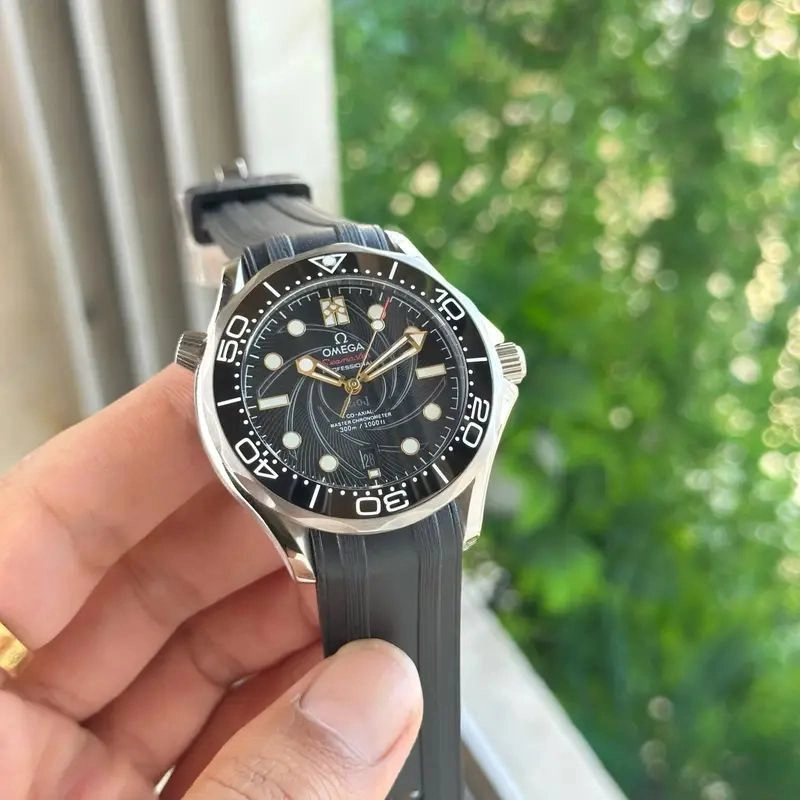 Omega Seamaster Diver James Bond Edition Automatic 3