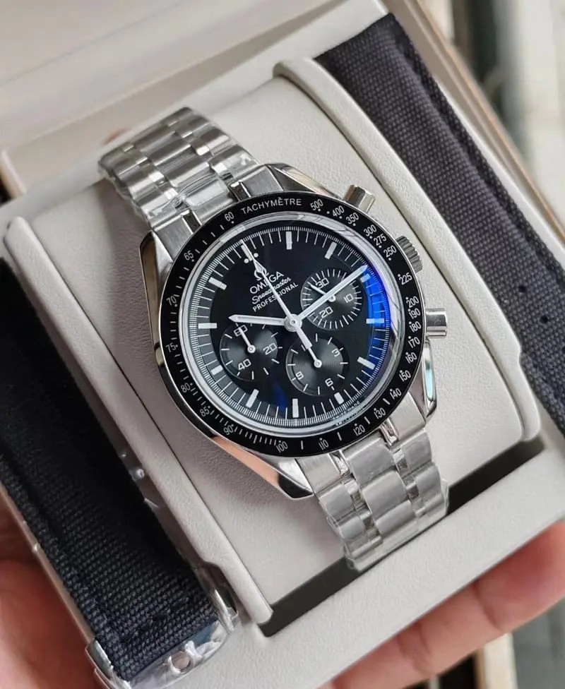 Omega Seamaster Professional Diver 300M Blue Dial 3
